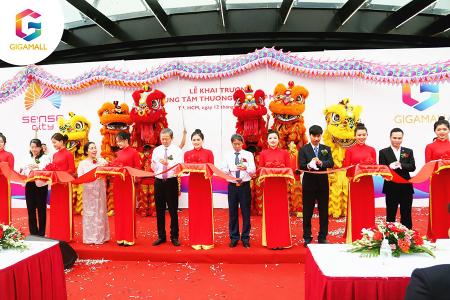 TOPTEN khai trương showroom mới tại TTTM Sense City Phạm Văn Đồng