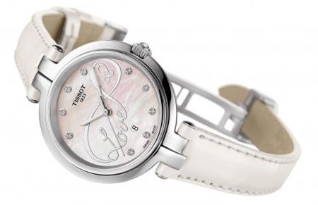 LÃNG MẠN VỚI CẢ TẤM CHÂN TÌNH.