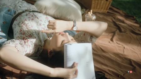 Những mẫu thiết kế của MIDO tôn vinh sắc đẹp của người phụ nữ.