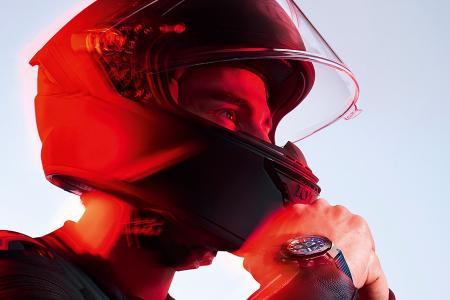 Các dòng sản phẩm mới của bộ sưu tập T- Race – kỉ niệm 75 năm thành lập giải đua xe MotoGP