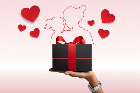 Quà tặng Mẹ - Người phụ nữ đồng hành cùng ta theo thời gian