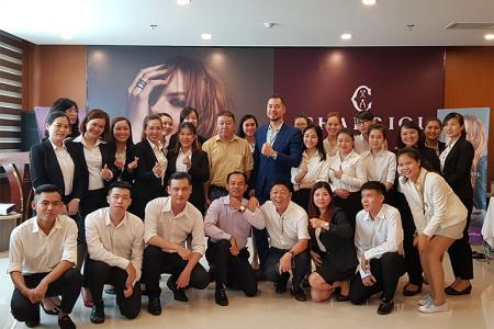 Hành trình tập huấn cùng TOP TEN của ông Alexander Jentes - International Trainer với thương hiệu CHARRIOL