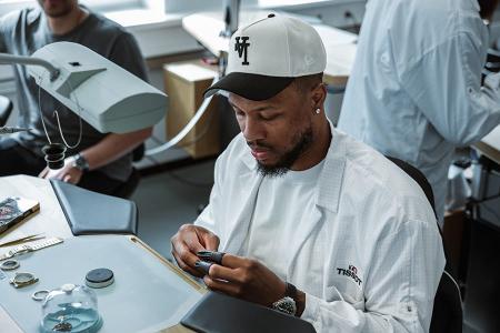 Siêu sao NBA Damian Lillard du ngoạn vào thế giới của Tissot